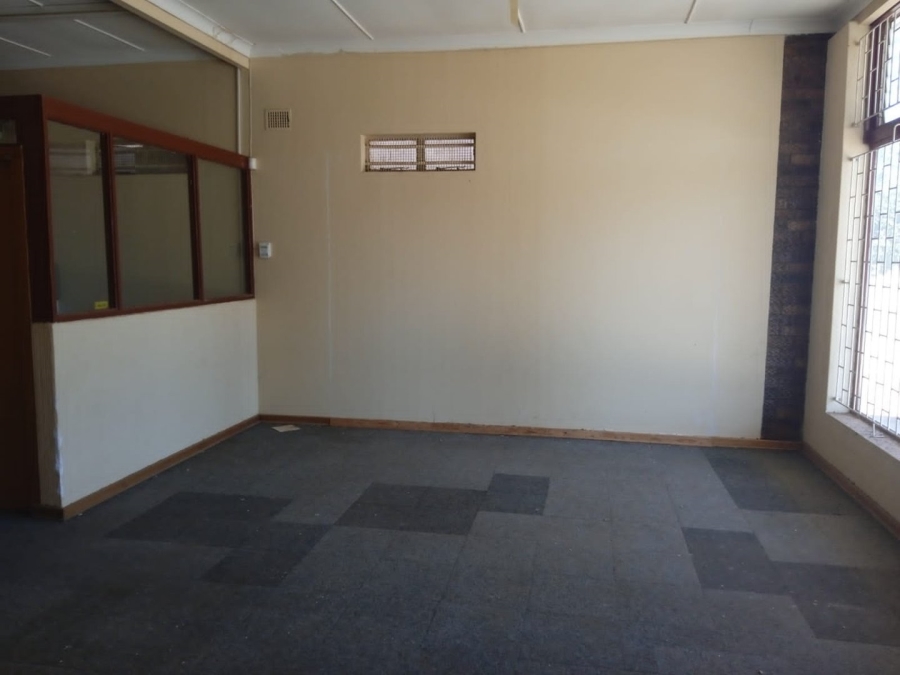  Bedroom Property for Sale in Bloemhof North West